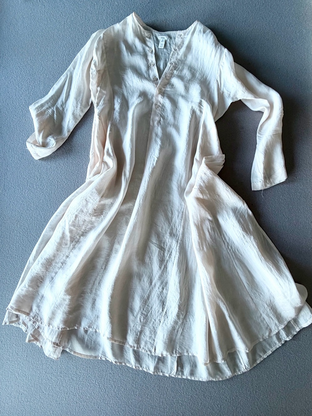 Dosa light pink 100% silk tunic dress with a flowy, boho vibe. Size 1.